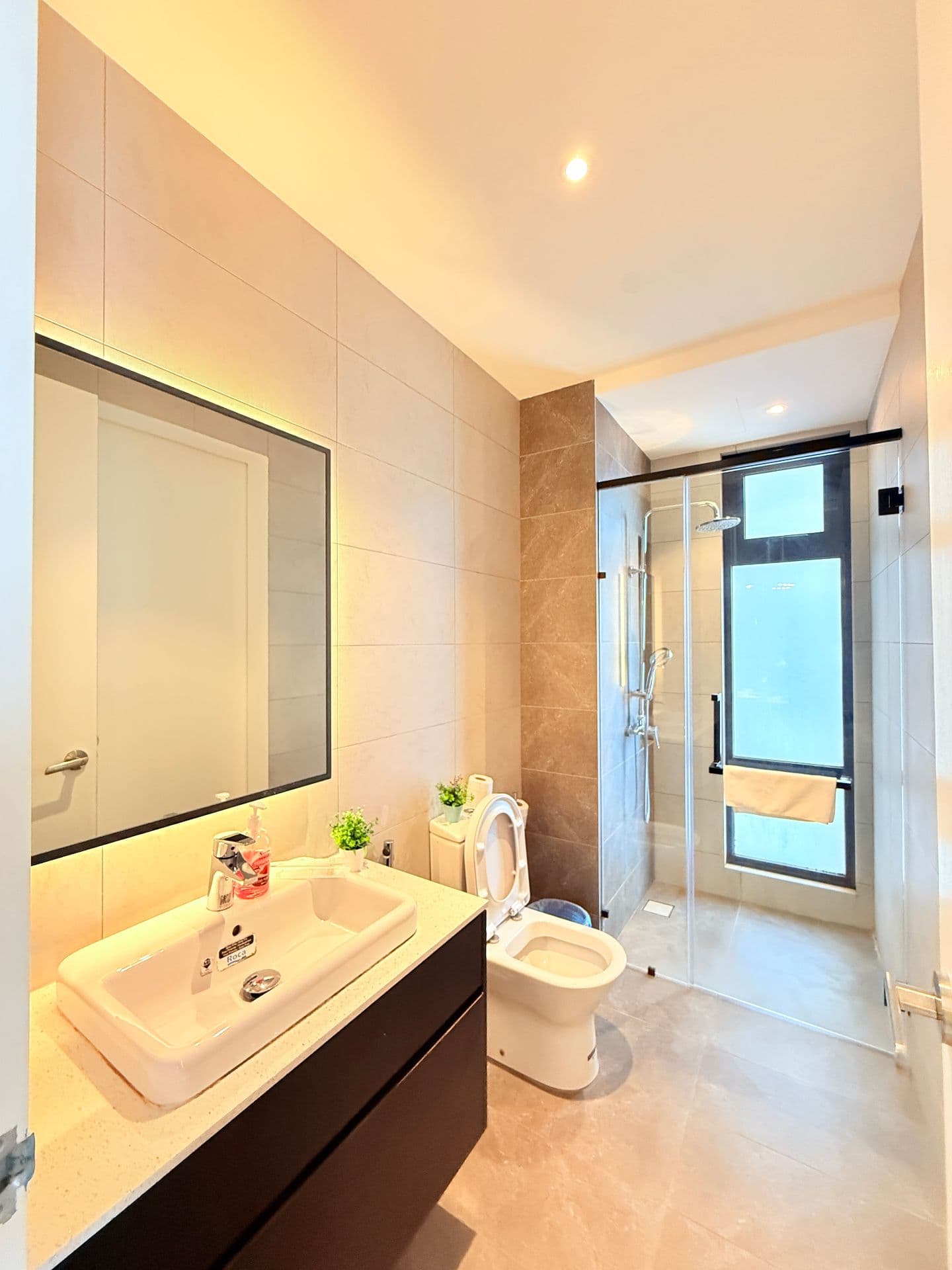 Three Bedroom Apartment gallery 5